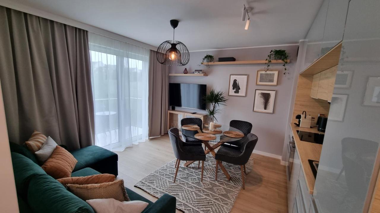 Apartament Mlody Gdansk - Bezplatny Parking, Mocne Wifi, Dobre Polaczenie Z Lotniskiem Екстериор снимка